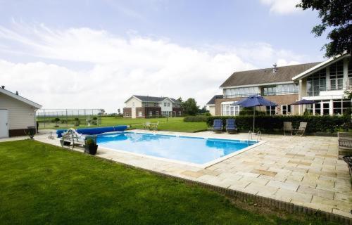 Landhotel De Ijsvogel Sint Nicolaasga Εξωτερικό φωτογραφία